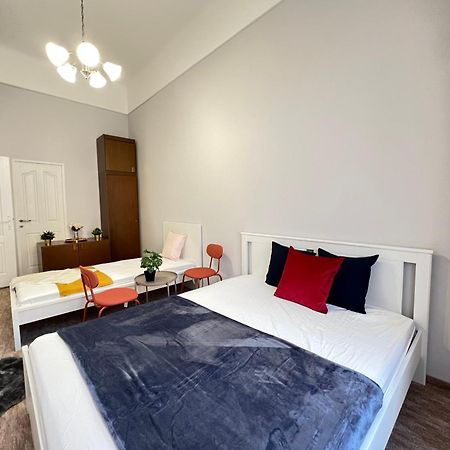Baross Apartment With Convenience And Style Budapest Exterior foto